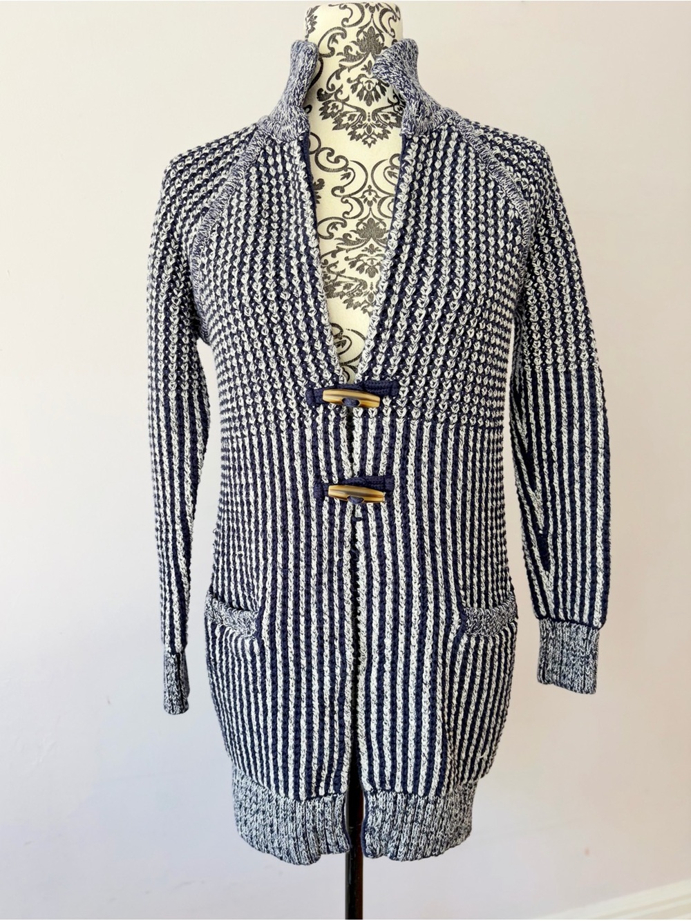Y2K GAP Navy and White Textured Toggle Duffle Cardigan Size S - Picture 2 of 8
